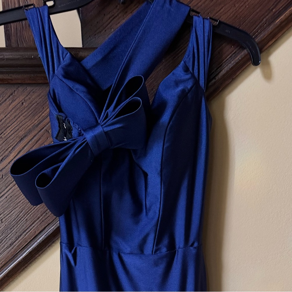 Elegant Navy Blue Dress with Bow Detail